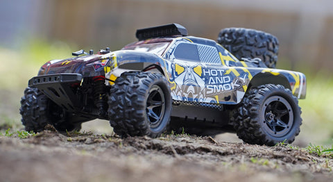 RCG Racing 18-Series 1/18 Brushed Short Course Truck - Yellow slide 2